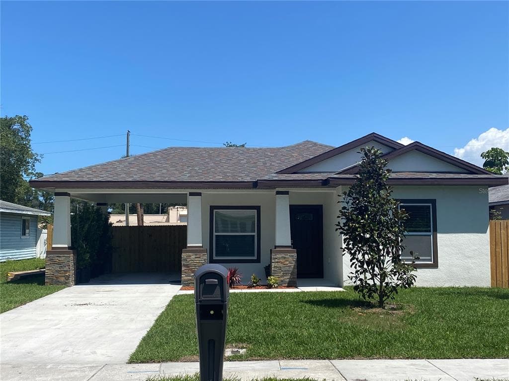 916 PLAZA STREET CLEARWATER, FL 33755