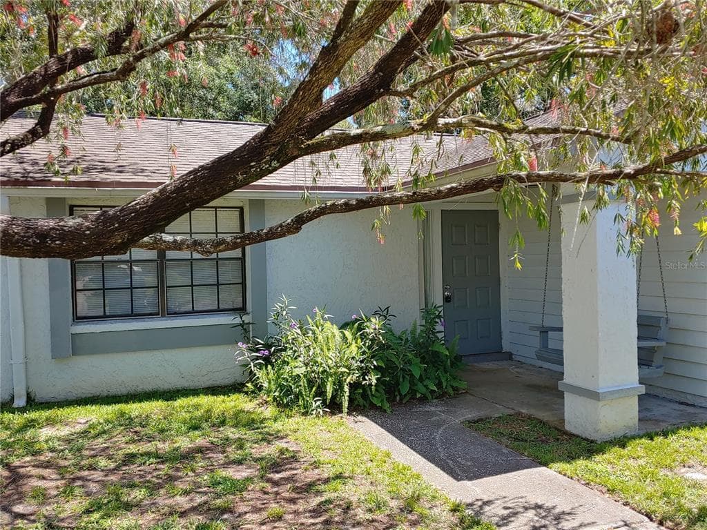 16011 GRASS LAKE DRIVE TAMPA, FL 33618