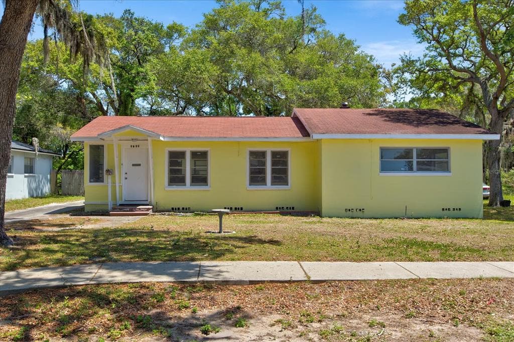 1631 N MARTIN LUTHER KING JR AVENUE CLEARWATER, FL 33755