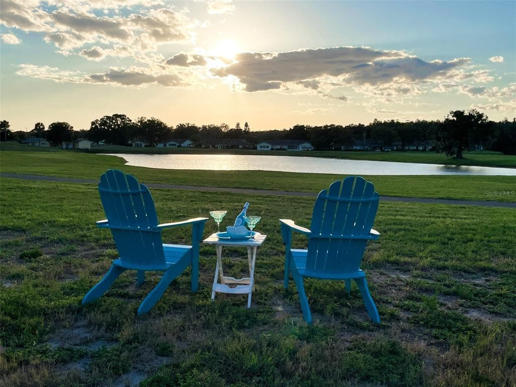 2103 HEMBURY PLACE UNIT 36 SUN CITY CENTER, FL 33573