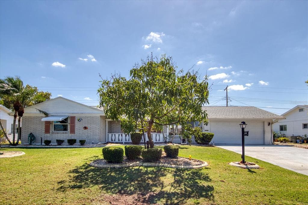 1725 COUNCIL DRIVE SUN CITY CENTER, FL 33573