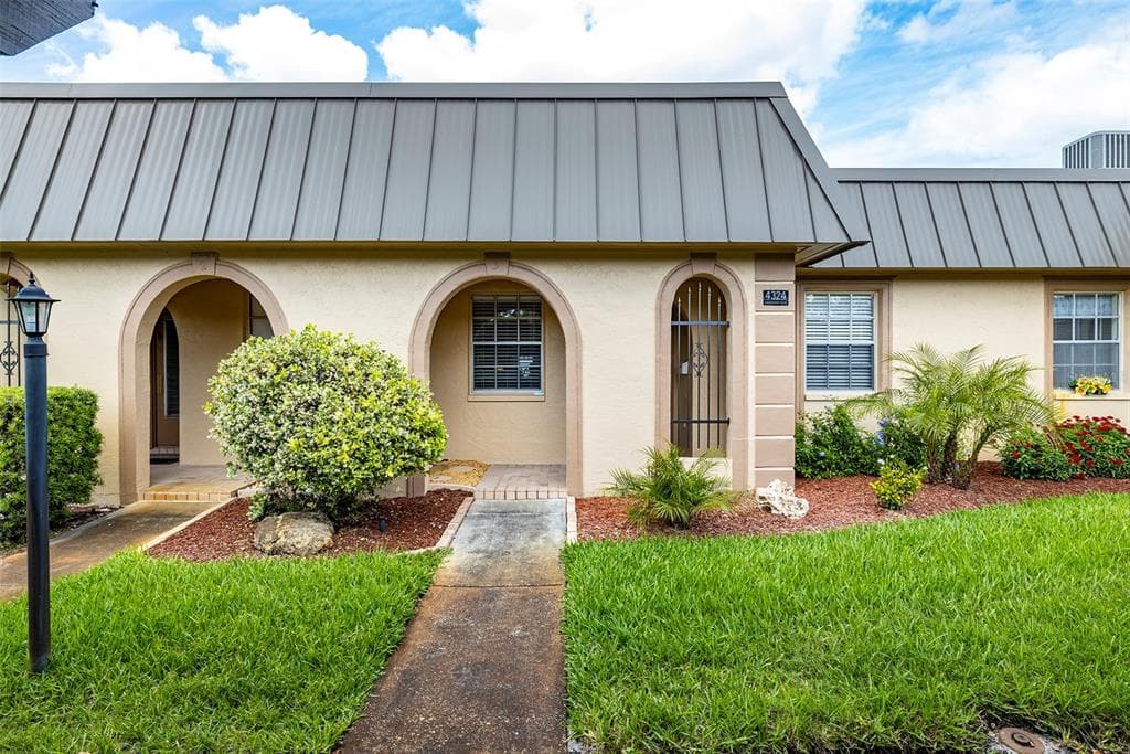 4324 SUMMERSUN DRIVE UNIT 4324 NEW PORT RICHEY, FL 34652