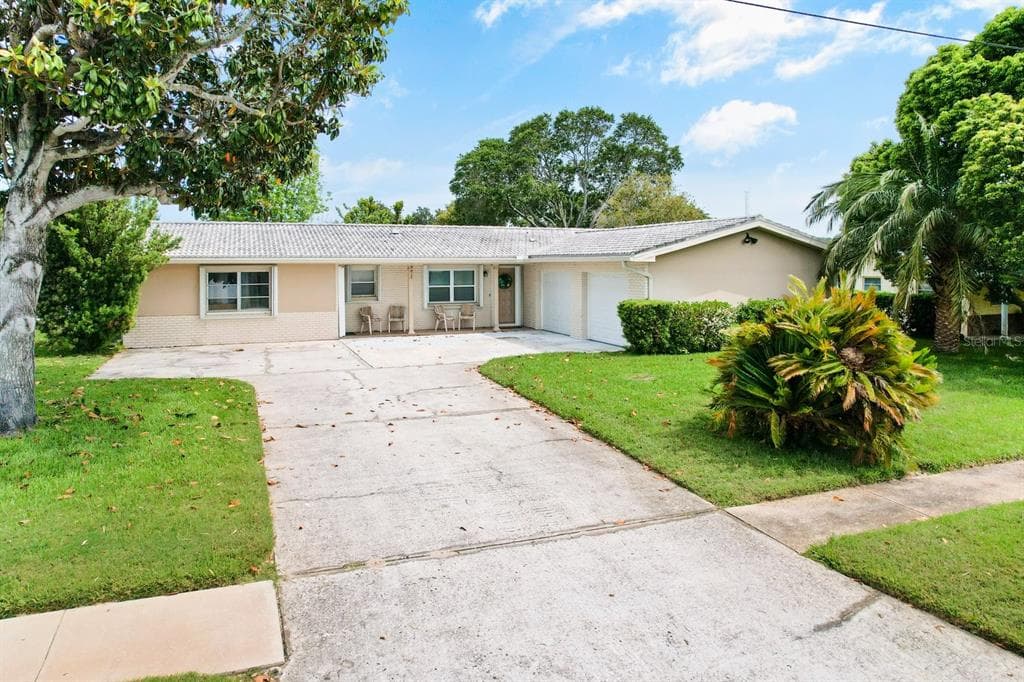 11431 126TH AVENUE UNIT A LARGO, FL 33778