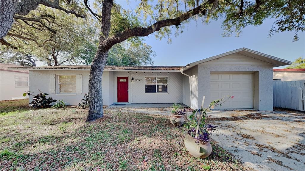 5547 GOLDEN NUGGET DRIVE HOLIDAY, FL 34690