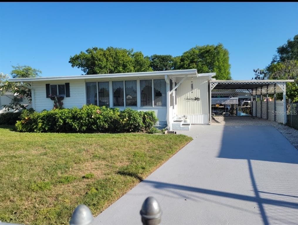 1602 CHOBEE STREET OKEECHOBEE, FL 34974