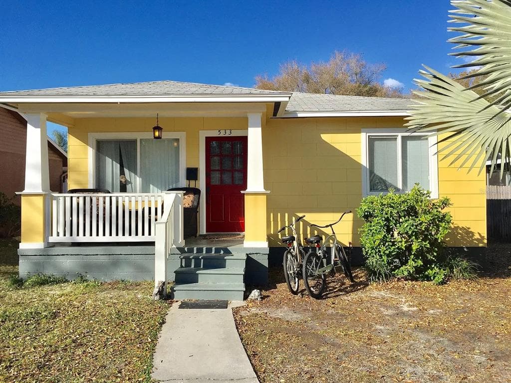533 37TH AVENUE N ST PETERSBURG, FL 33704