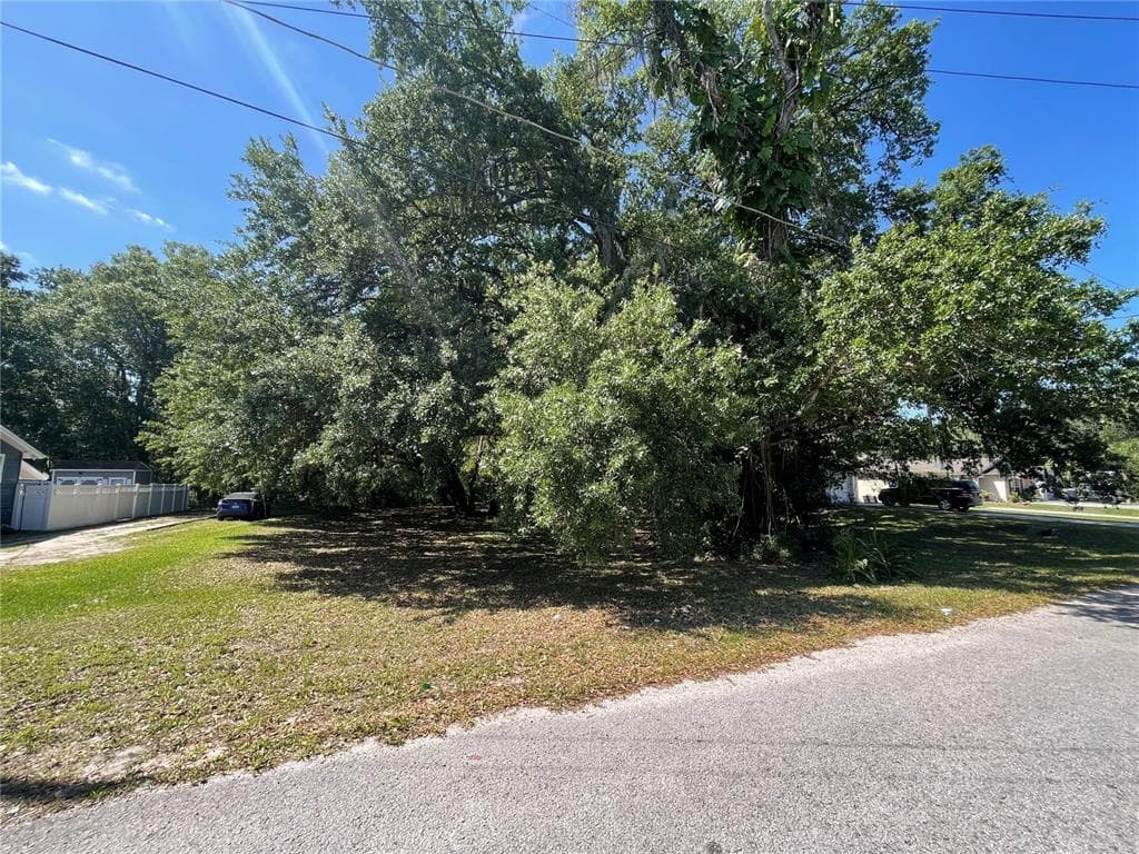 2601 WAVER STREET PLANT CITY, FL 33563