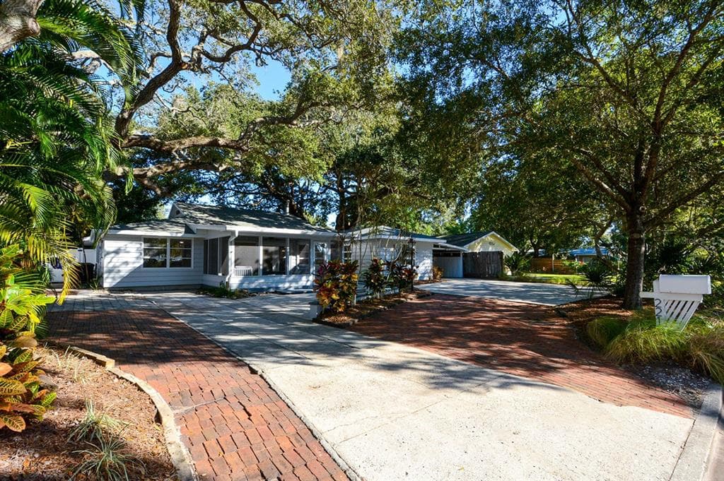 2215 HIBISCUS STREET SARASOTA, FL 34239