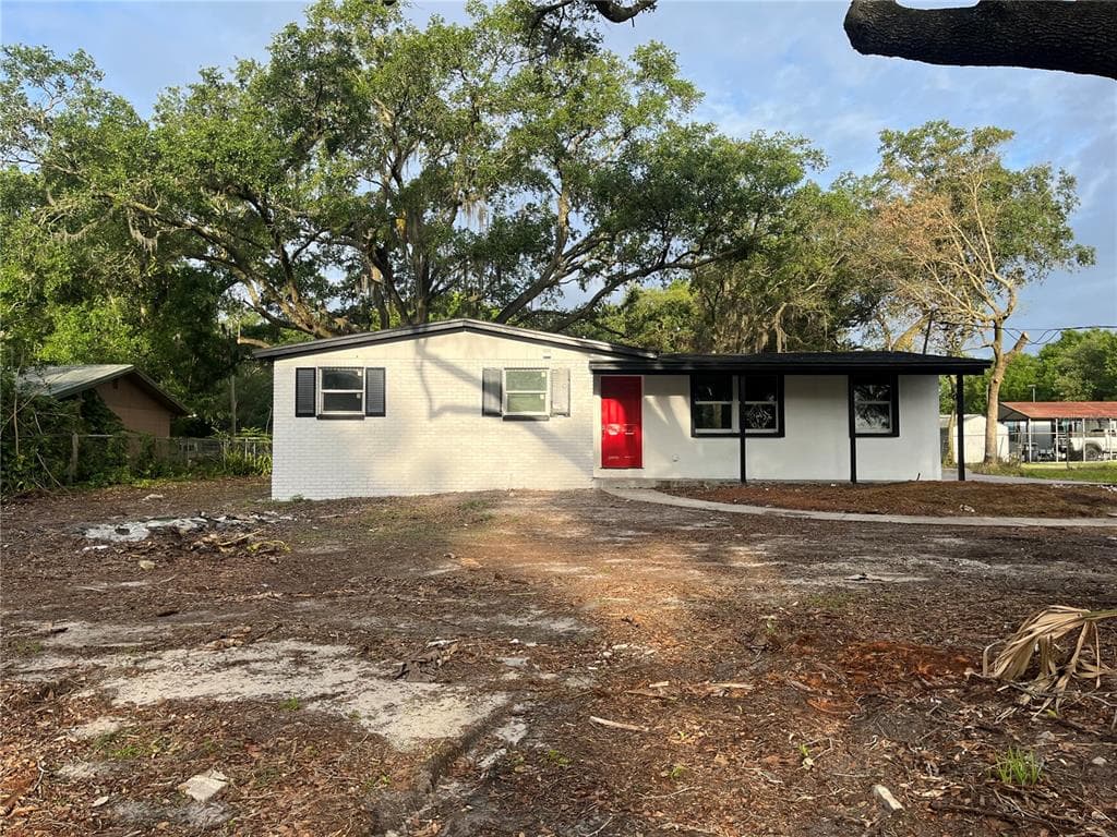 2419 REYNOLDS ROAD LAKELAND, FL 33801