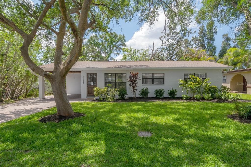 1534 W PARK LANE TAMPA, FL 33603