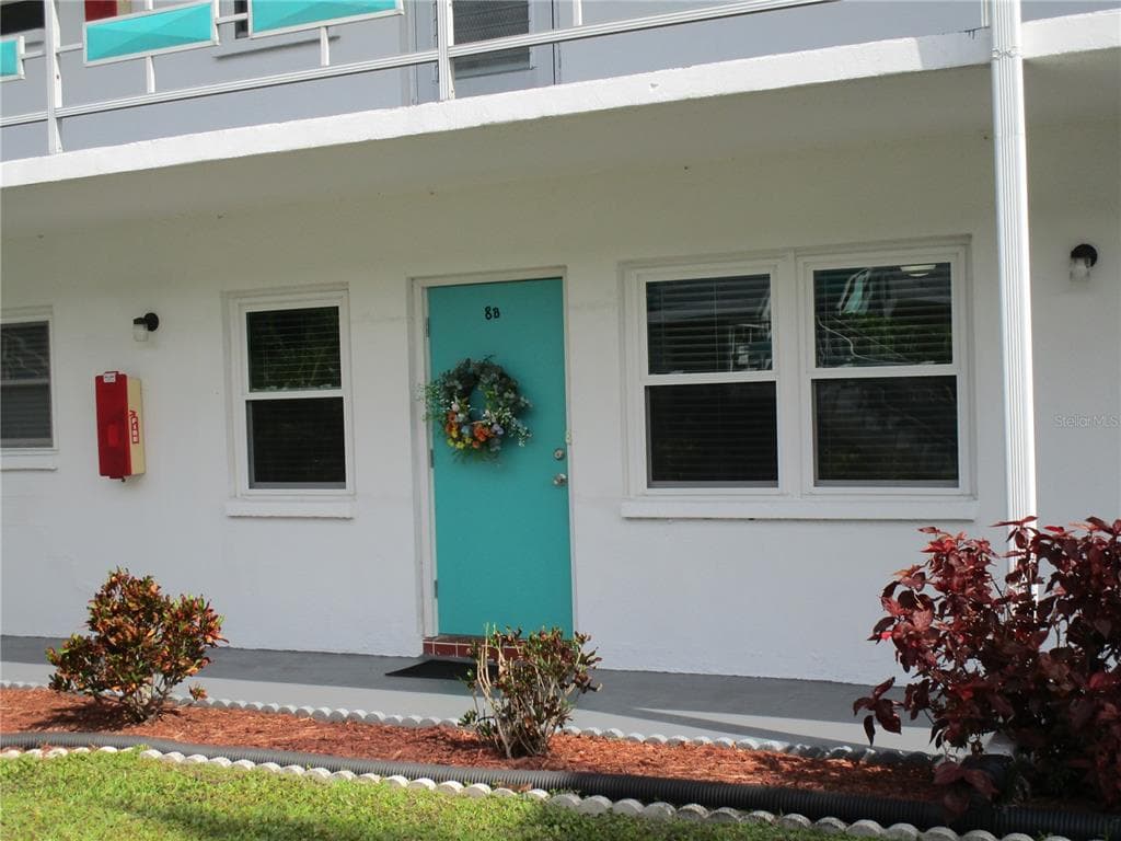6050 21ST STREET N UNIT 8 ST PETERSBURG, FL 33714
