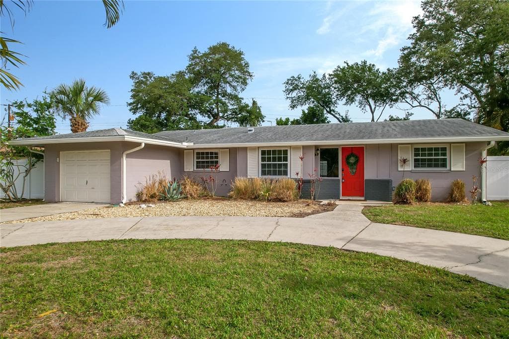 923 DE LEO DRIVE SARASOTA, FL 34243
