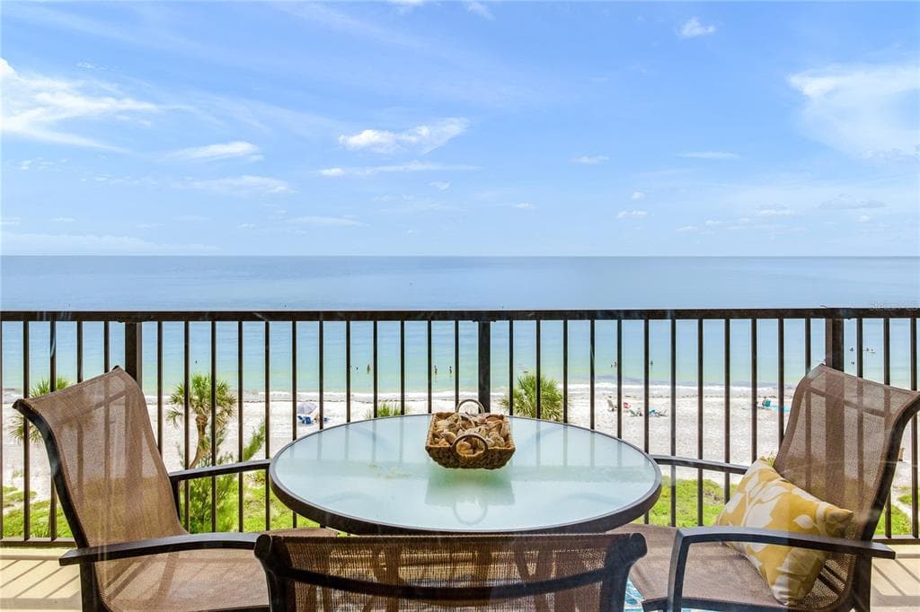 15000 GULF BOULEVARD UNIT 602 MADEIRA BEACH, FL 33708