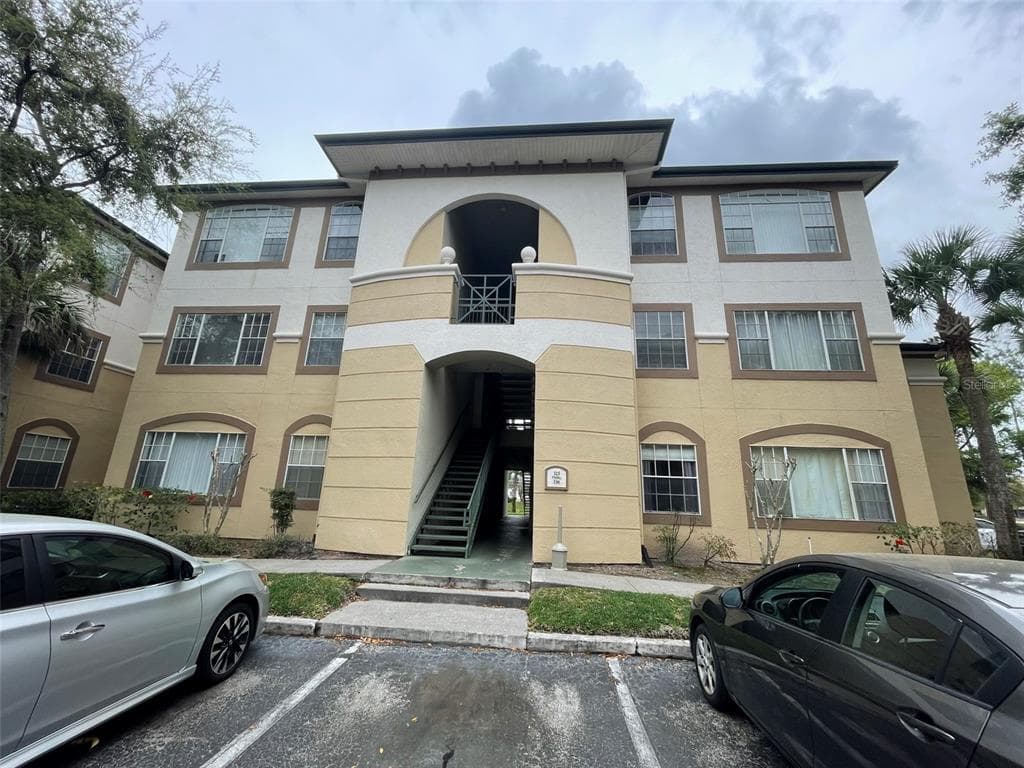 17104 CARRINGTON PARK DRIVE UNIT 519 TAMPA, FL 33647