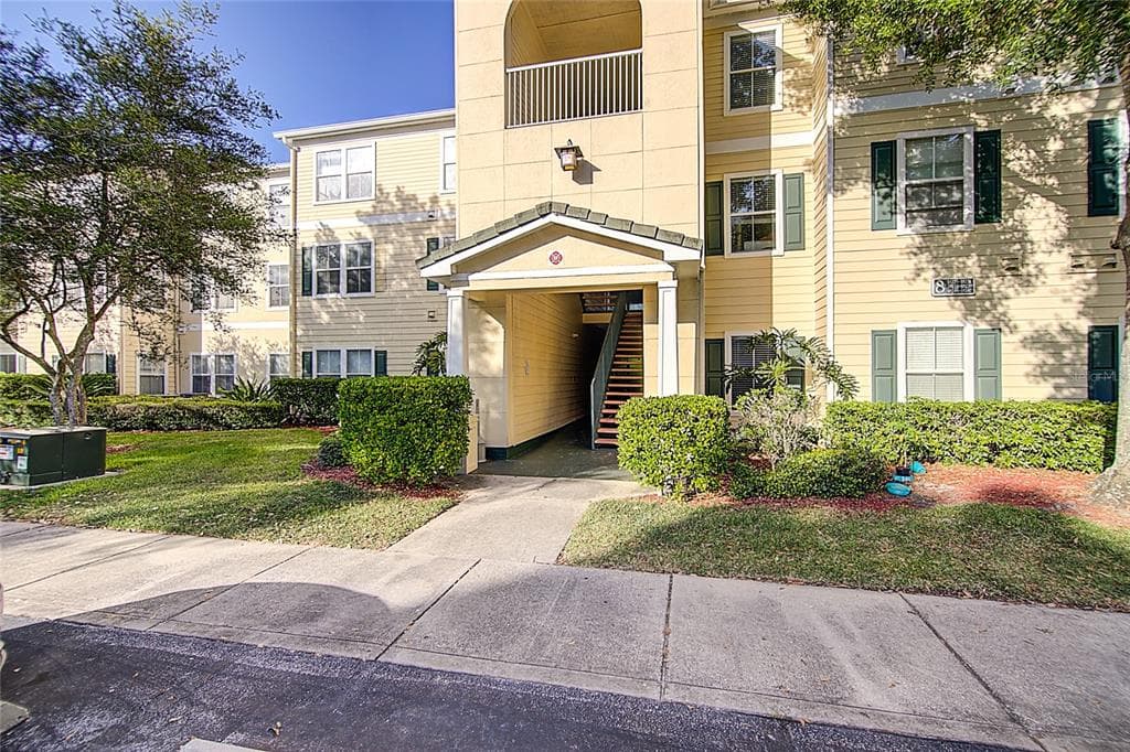 18245 BRIDLE CLUB DRIVE TAMPA, FL 33647
