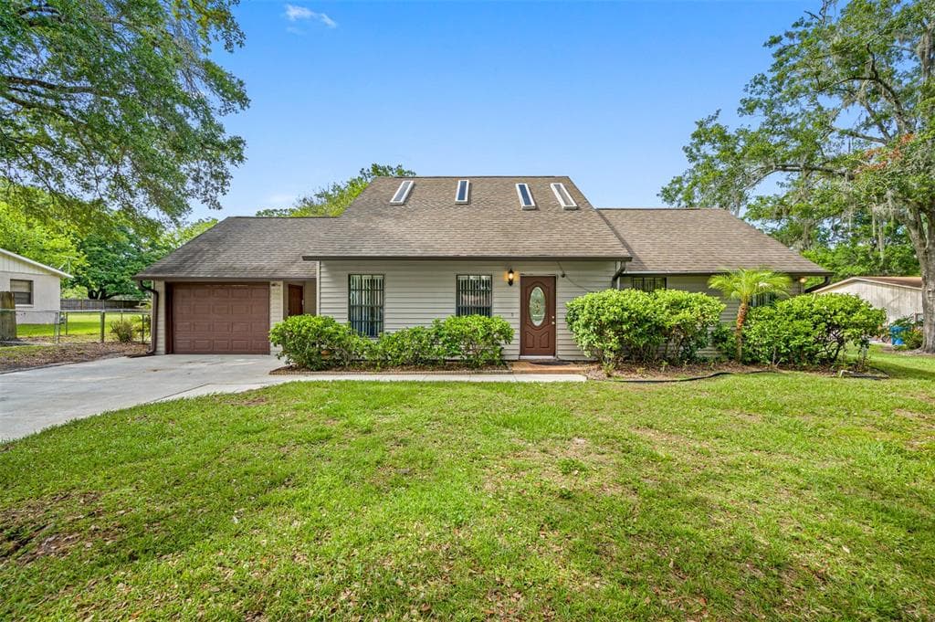2510 AYERS HILL COURT LUTZ, FL 33559