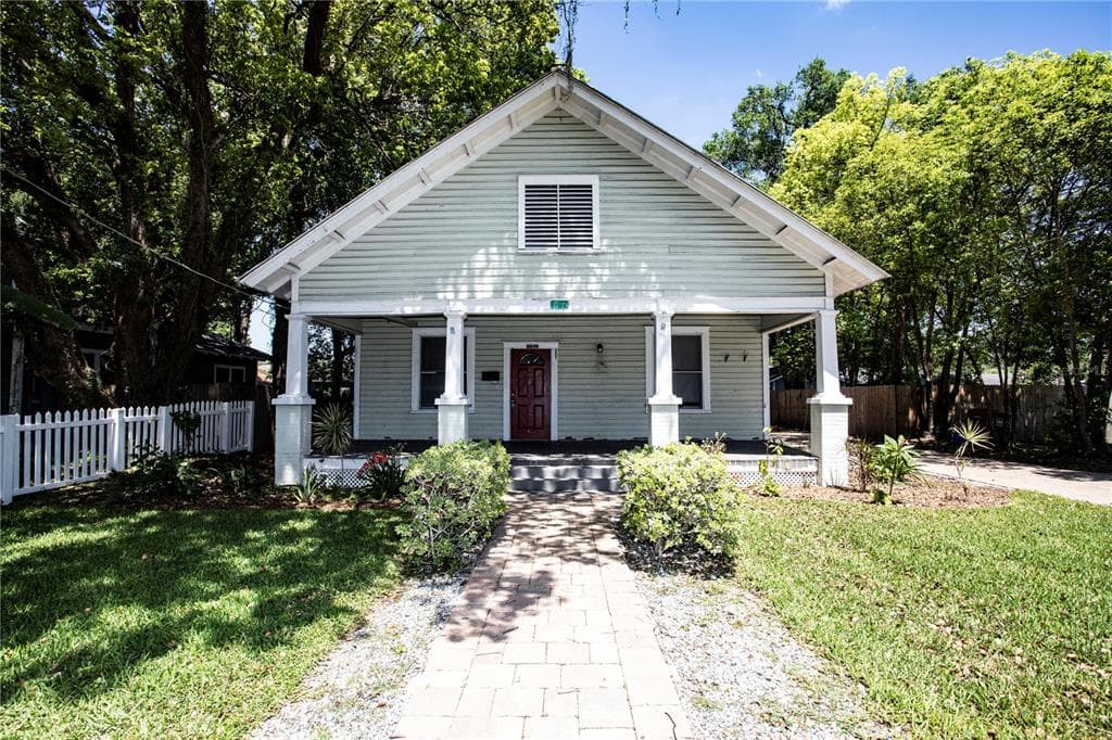 1102 W REYNOLDS STREET PLANT CITY, FL 33563