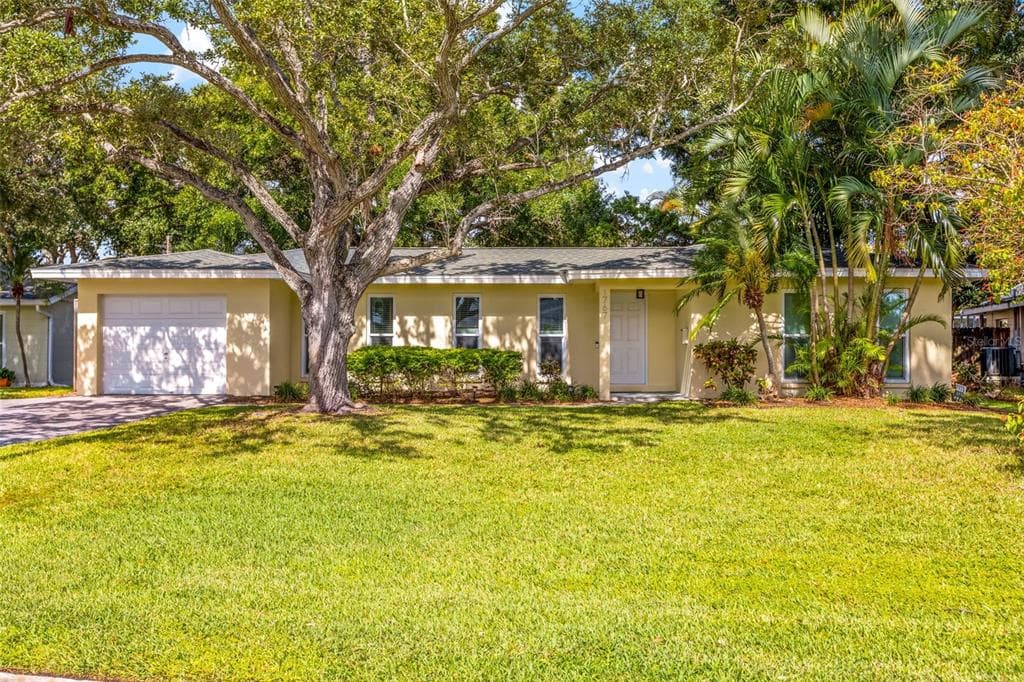 1767 COLORADO AVENUE NE ST PETERSBURG, FL 33703
