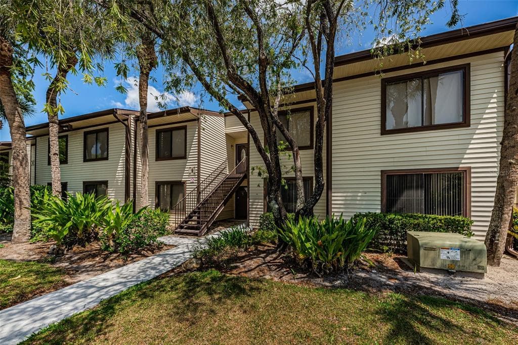 383 MOORINGS COVE DRIVE UNIT 383 TARPON SPRINGS, FL 34689