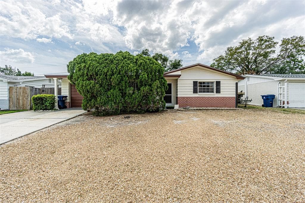 3631 BRADFORD DRIVE HOLIDAY, FL 34691
