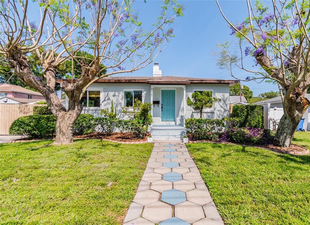 2427 16TH STREET N ST PETERSBURG, FL 33704