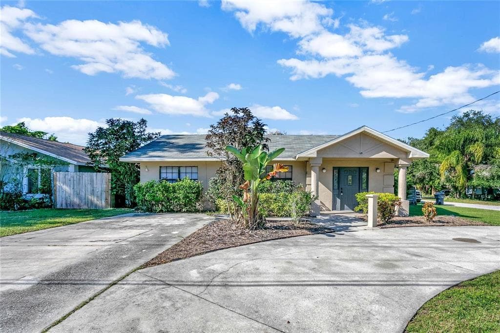 523 LONGFELLOW BOULEVARD LAKELAND, FL 33801