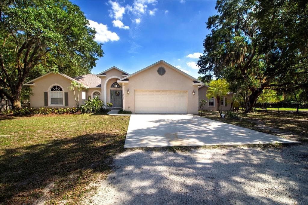 1220 BUTCH CASSIDY TRAIL WIMAUMA, FL 33598