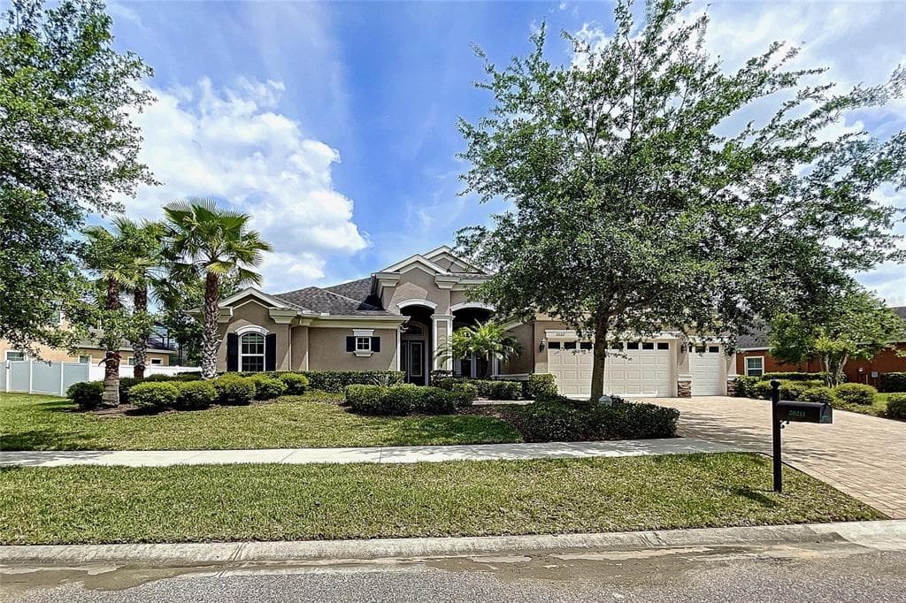 20211 OAK THORN WAY TAMPA, FL 33647