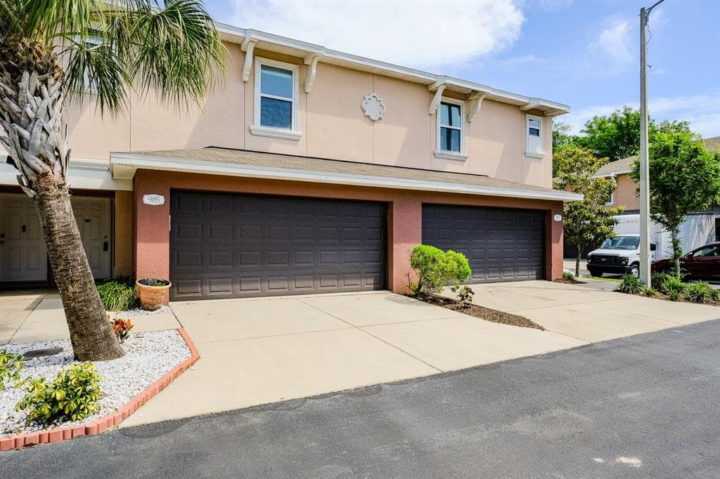 997 AUSSI COURT TARPON SPRINGS, FL 34689