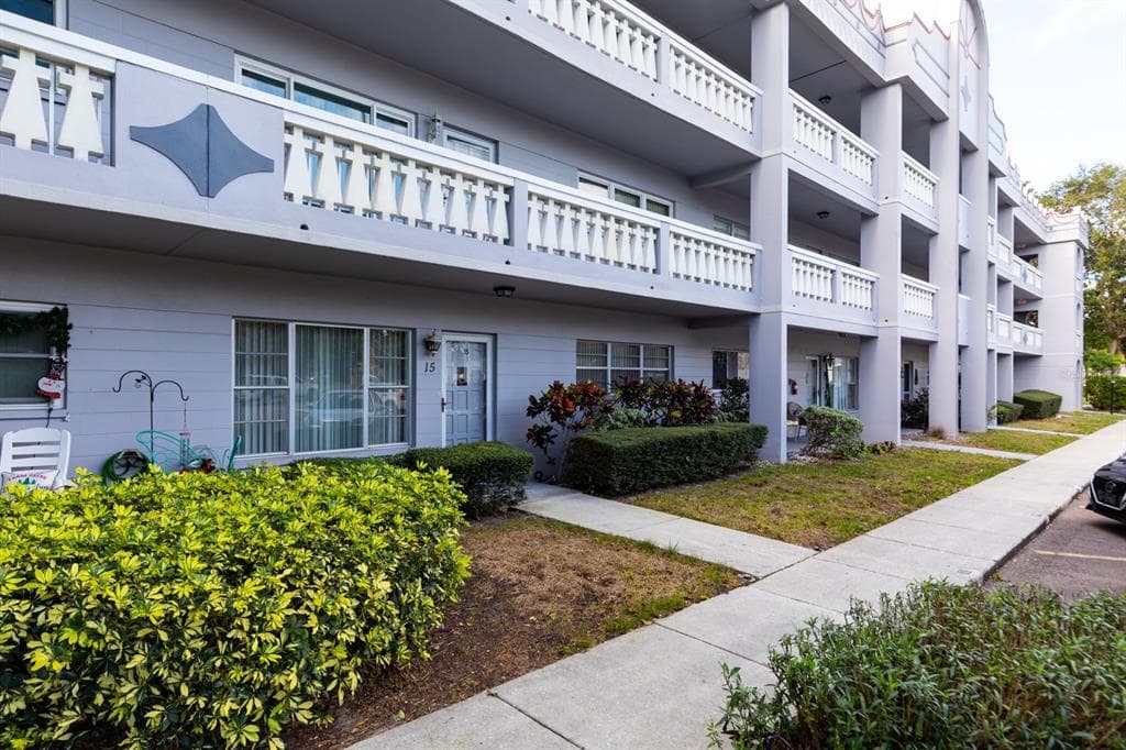 2295 AMERICUS BOULEVARD E UNIT 15 CLEARWATER, FL 33763