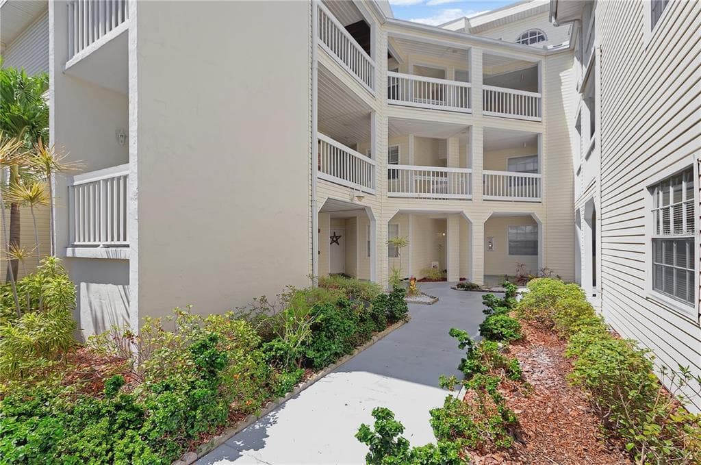 6931 STONES THROW CIRCLE N UNIT 5106 ST PETERSBURG, FL 33710