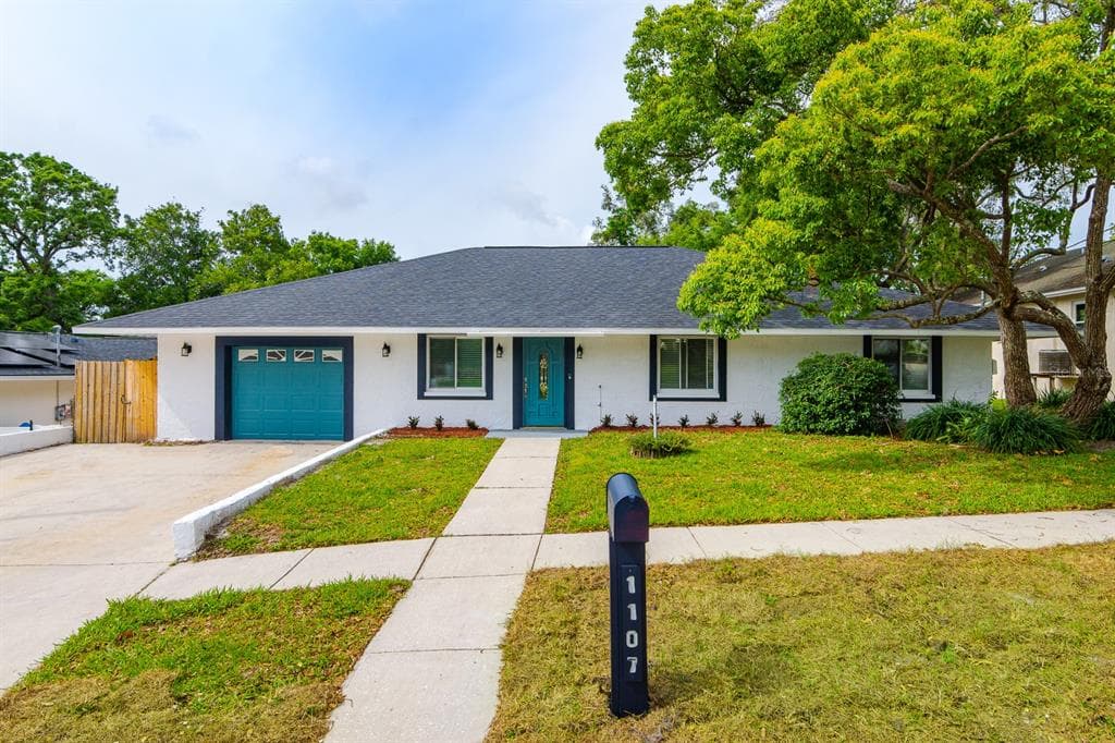 1107 E LEMON STREET TARPON SPRINGS, FL 34689