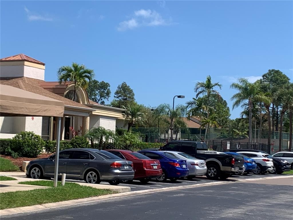 2002 BLUE HAWK COURT UNIT 1725 CLEARWATER, FL 33762
