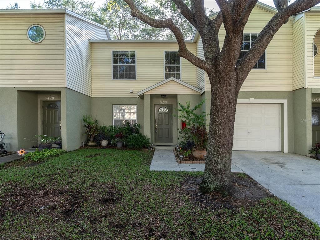 1433 ADAMS CIRCLE E LARGO, FL 33771