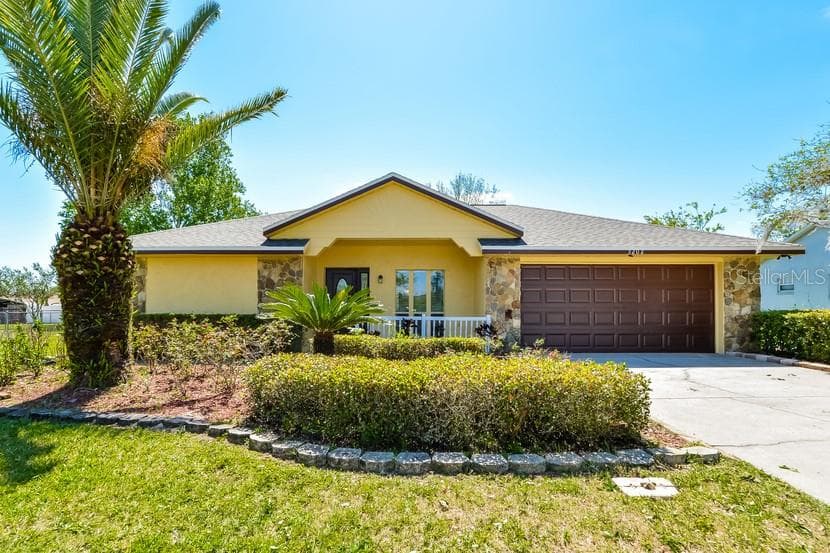 5202 ROYAL OAK DRIVE FRUITLAND PARK, FL 34731