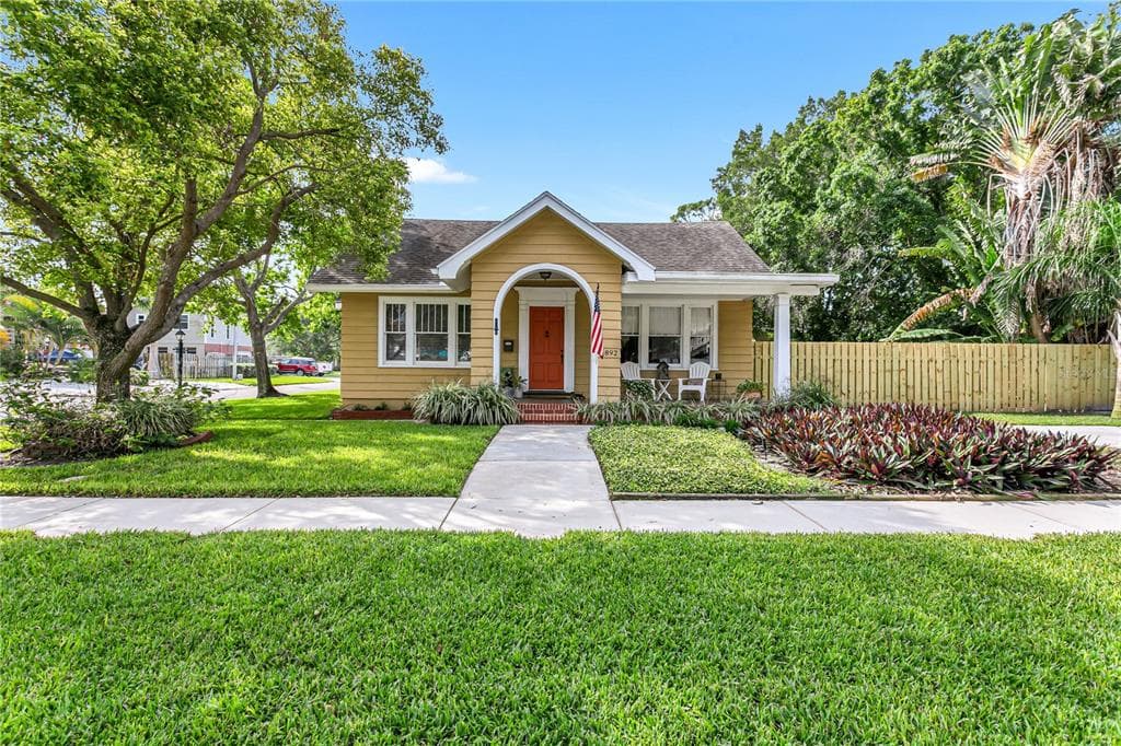 1892 NEVADA AVENUE NE ST PETERSBURG, FL 33703