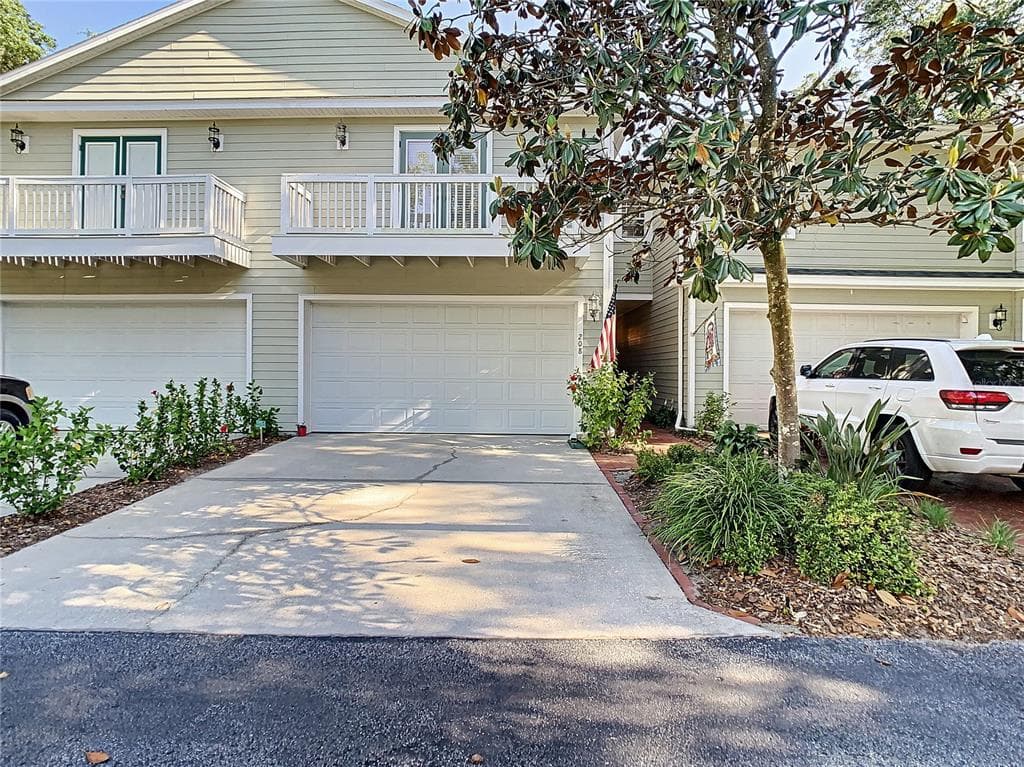 208 ARBOR SHADE COURT BRANDON, FL 33511