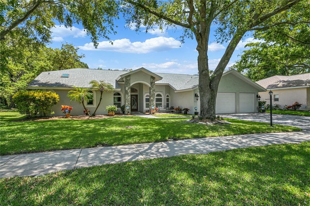 941 WEATHERSFIELD DRIVE DUNEDIN, FL 34698