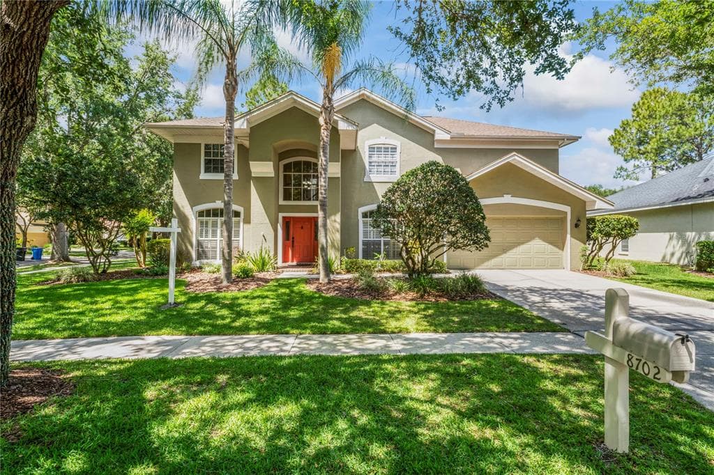 8702 HIDDEN GREEN LANE TAMPA, FL 33647