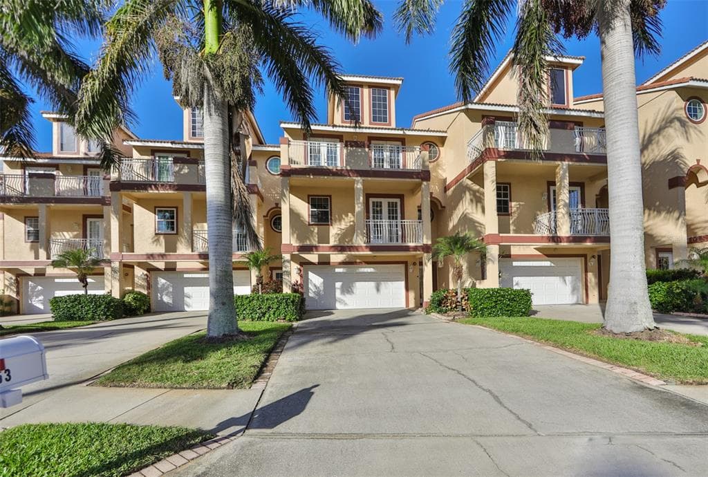 151 BATH CLUB CIRCLE NORTH REDINGTON BEACH, FL 33708