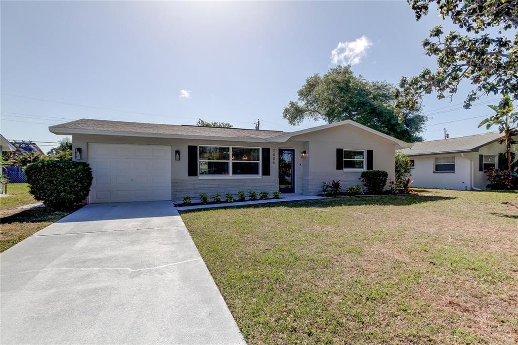 2005 DOUGLAS AVENUE DUNEDIN, FL 34698