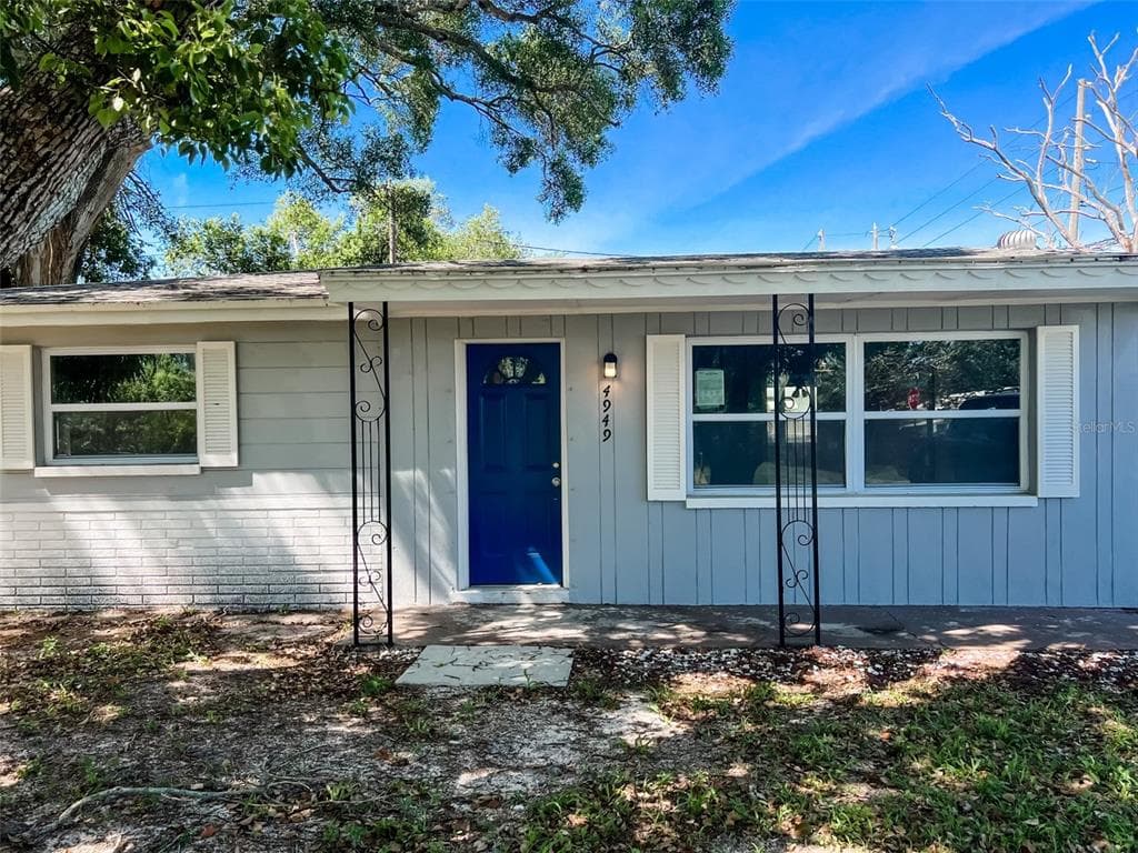 4949 LAKE RIDGE LANE HOLIDAY, FL 34690