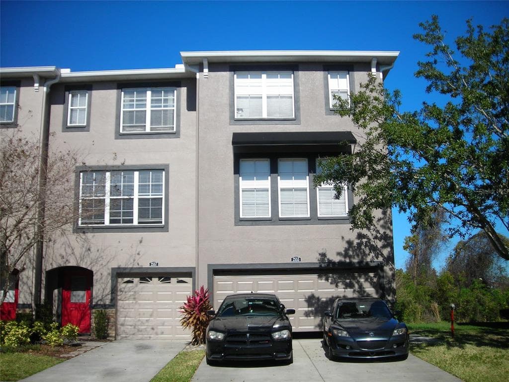 2555 LEXINGTON OAK DR
