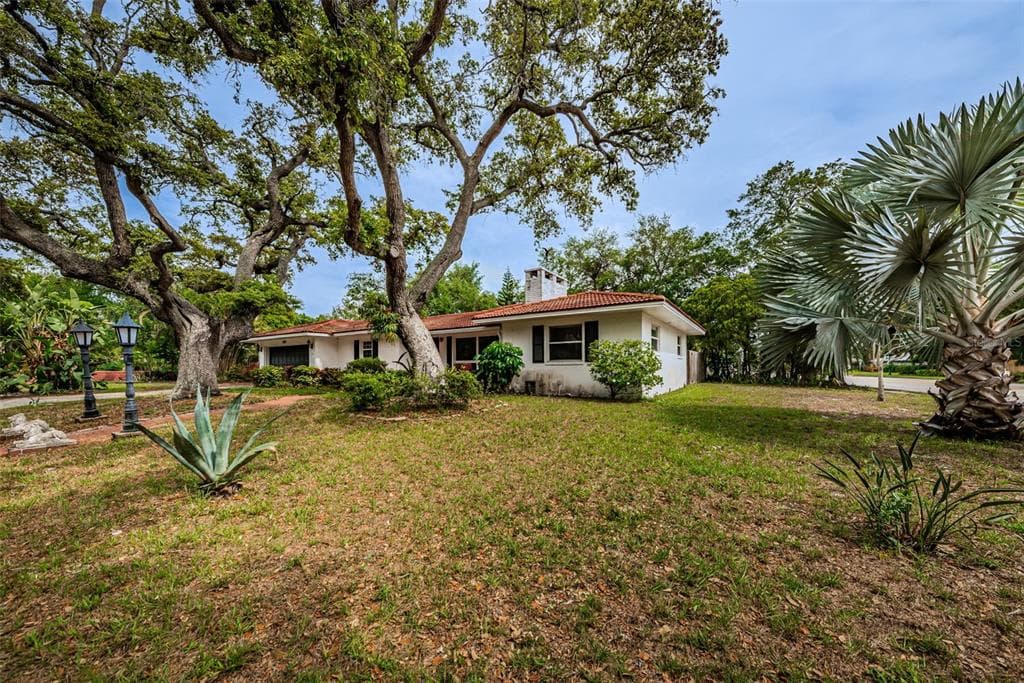 7716 DARTMOUTH AVENUE N ST PETERSBURG, FL 33710
