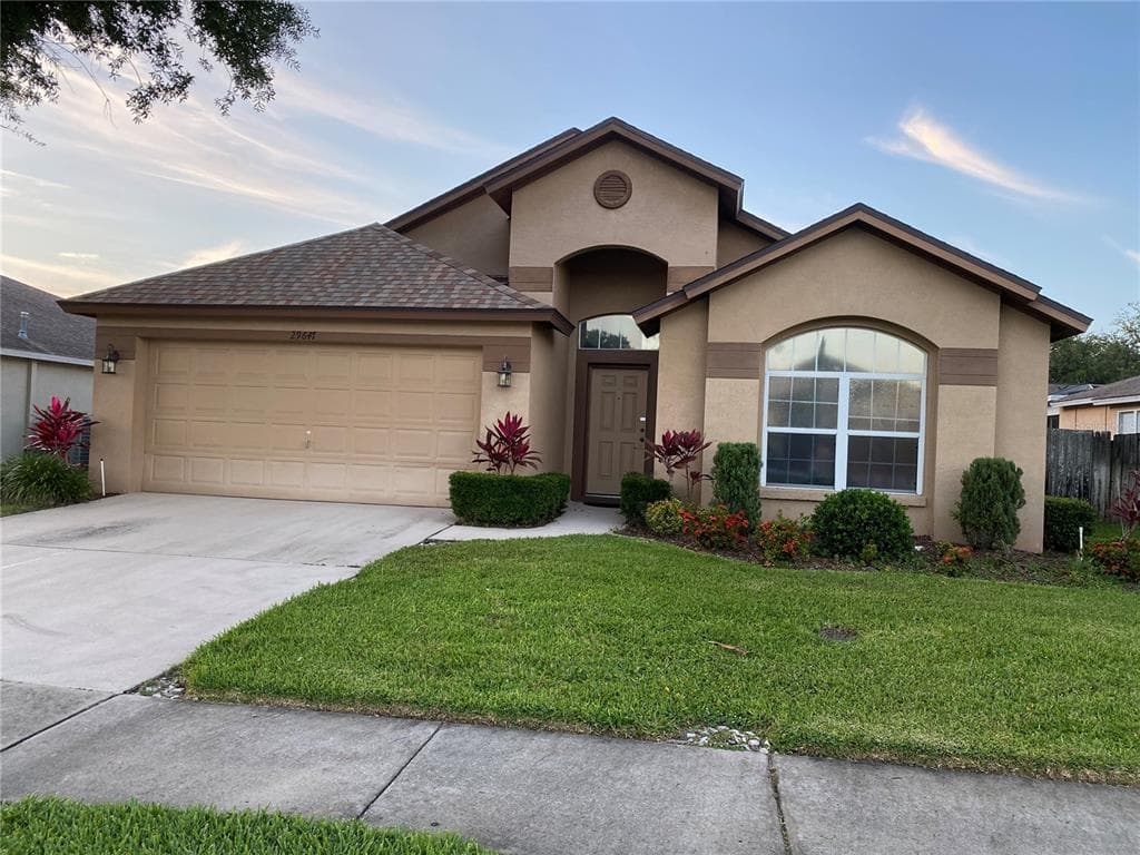 29647 FOG HOLLOW DRIVE WESLEY CHAPEL, FL 33543