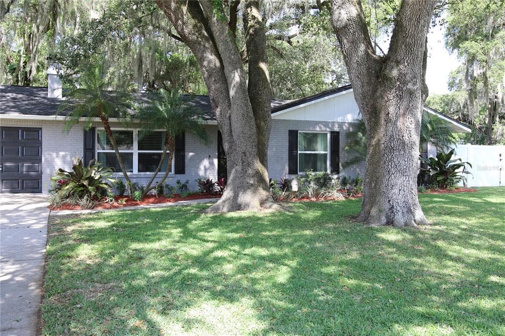 124 GOINS DRIVE SEFFNER, FL 33584