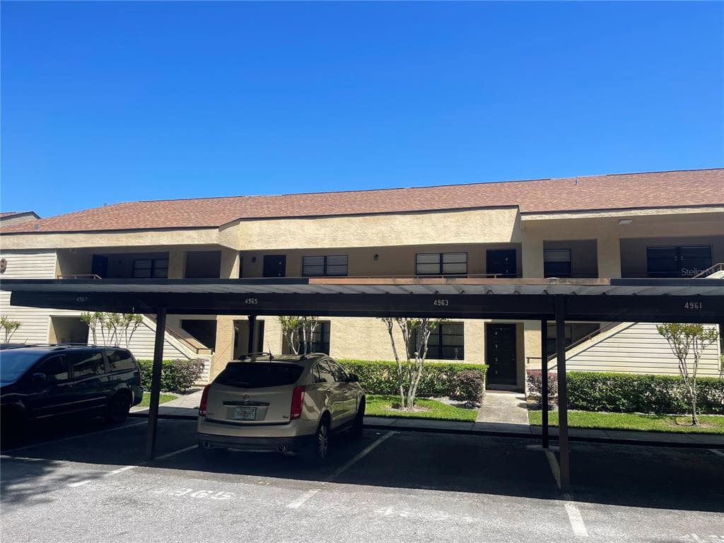 4963 PURITAN UNIT 422 TAMPA, FL 33617