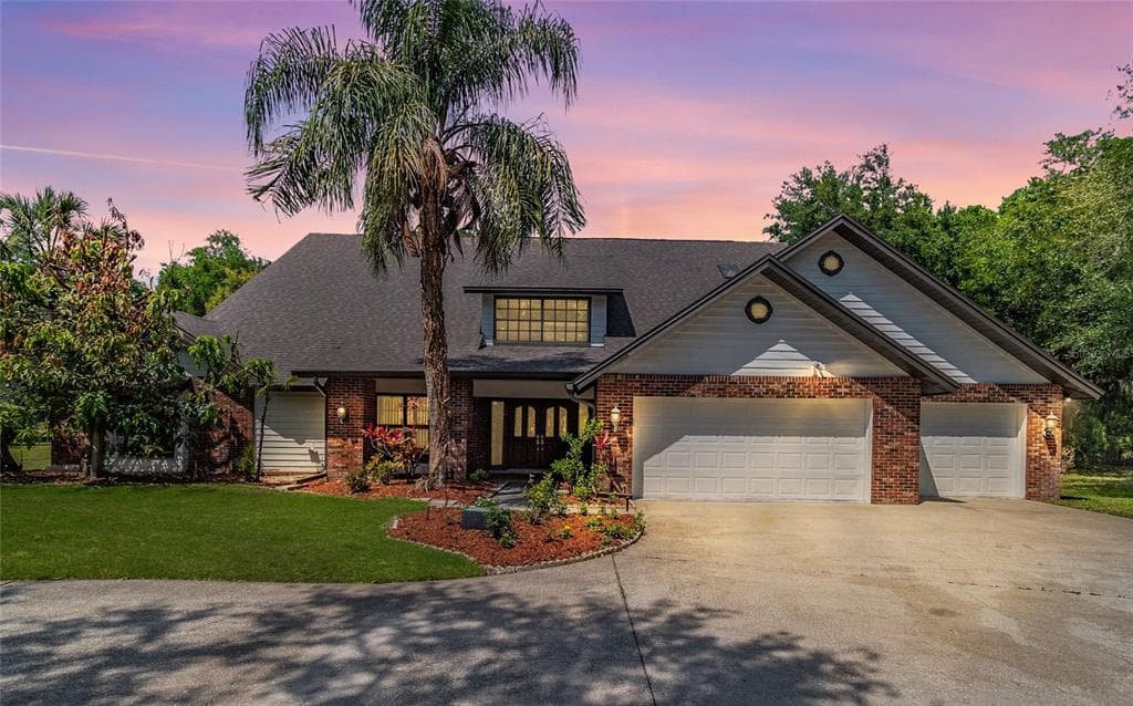1902 SWEET BAY COURT