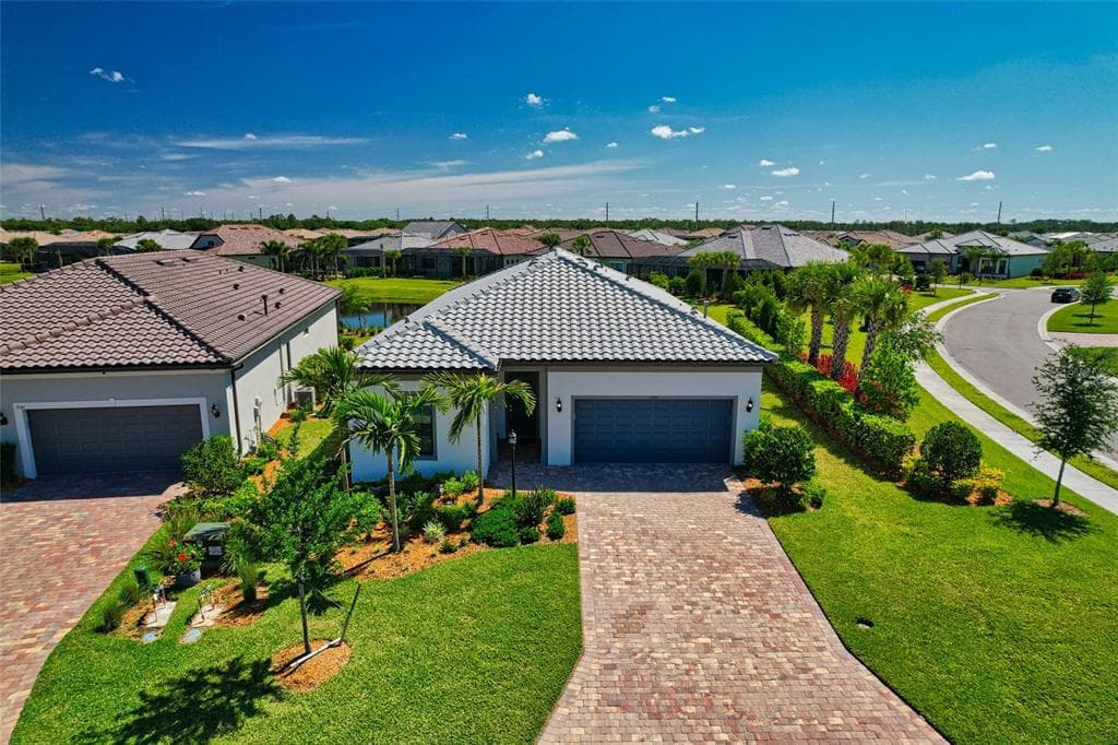 7145 WOODVILLE COVE BRADENTON, FL 34202