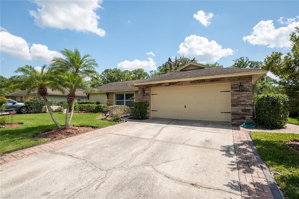 6604 HONEY BEAR COURT TAMPA, FL 33625